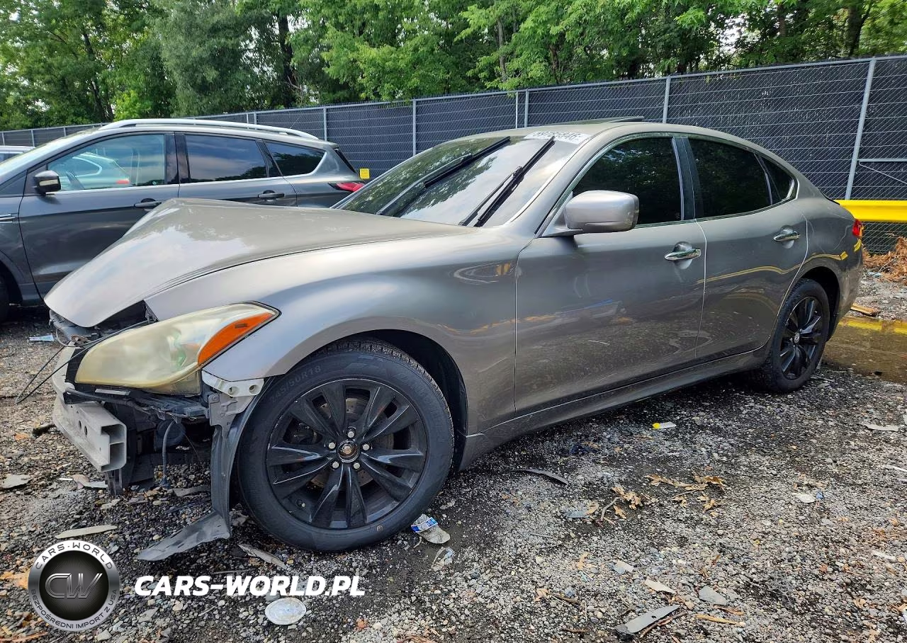 2011 Infiniti M56 X