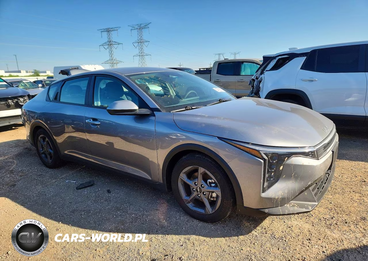 2025 Kia K4 Lxs VIN:3KPFT4DE4SE181547 - 4