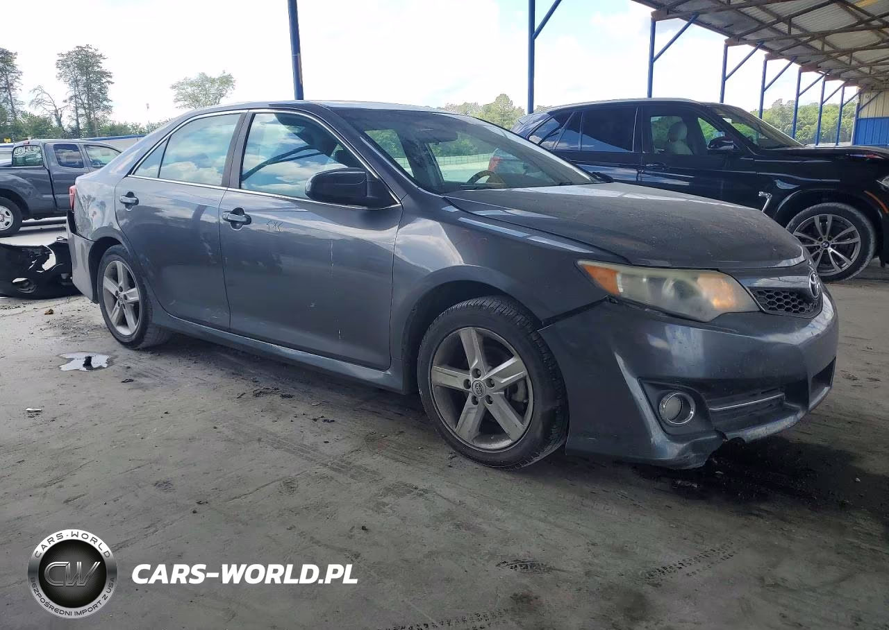 2014 Toyota Camry Se VIN:4T1BF1FK3EU460982 - 4