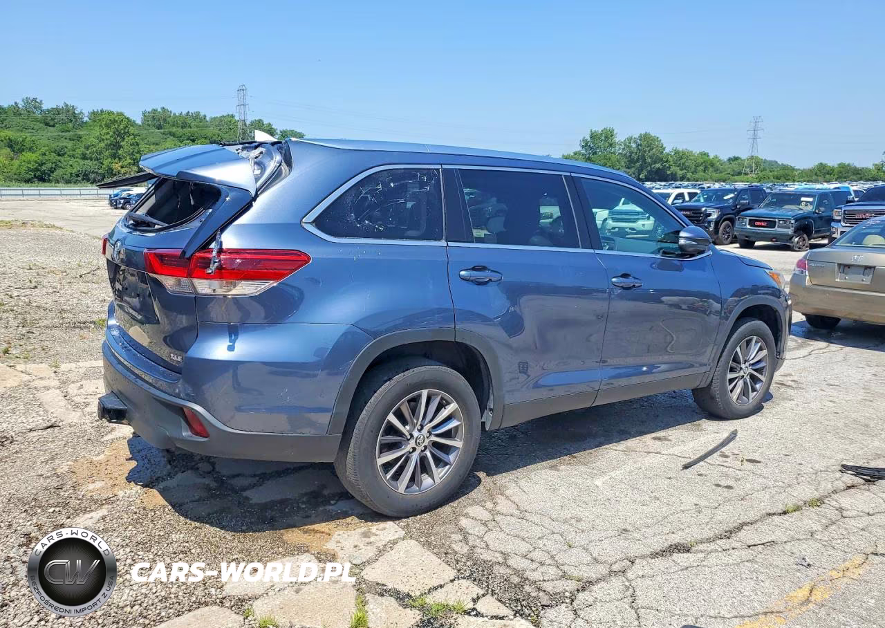 2019 Toyota Highlander Xle VIN:5TDKZRFH7KS333036 - 3
