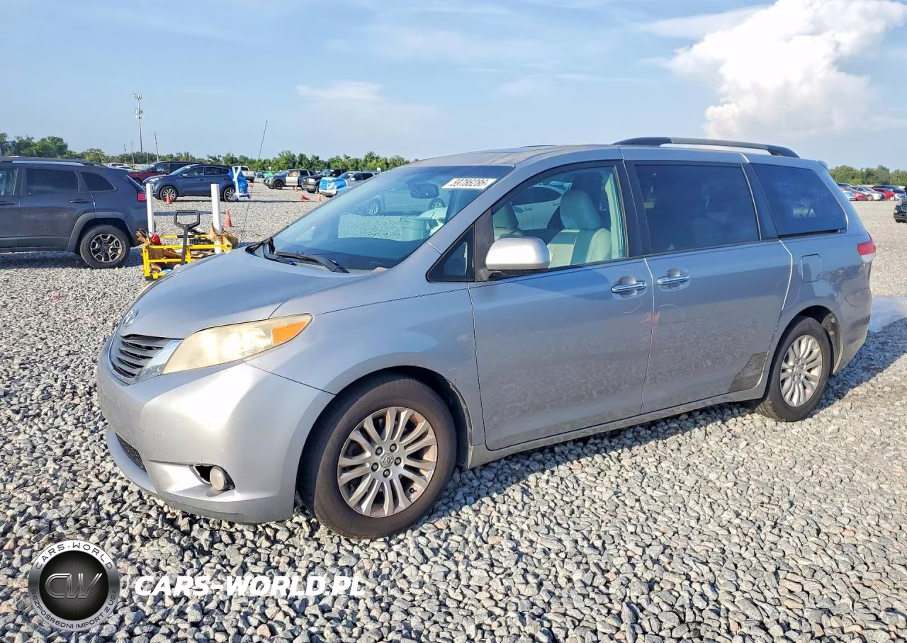 2012 Toyota Sienna Xle 8-Passenger – zdjęcie 1 z 14