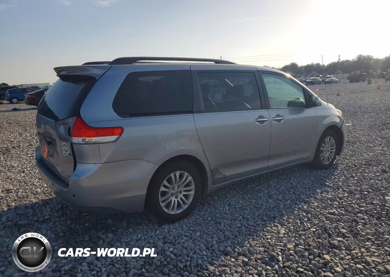 2012 Toyota Sienna Xle 8-Passenger VIN:5TDYK3DC1CS239822 - 3