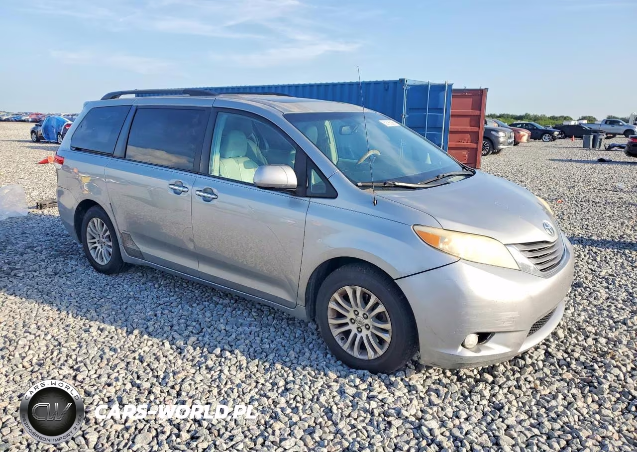 2012 Toyota Sienna Xle 8-Passenger VIN:5TDYK3DC1CS239822 - 4