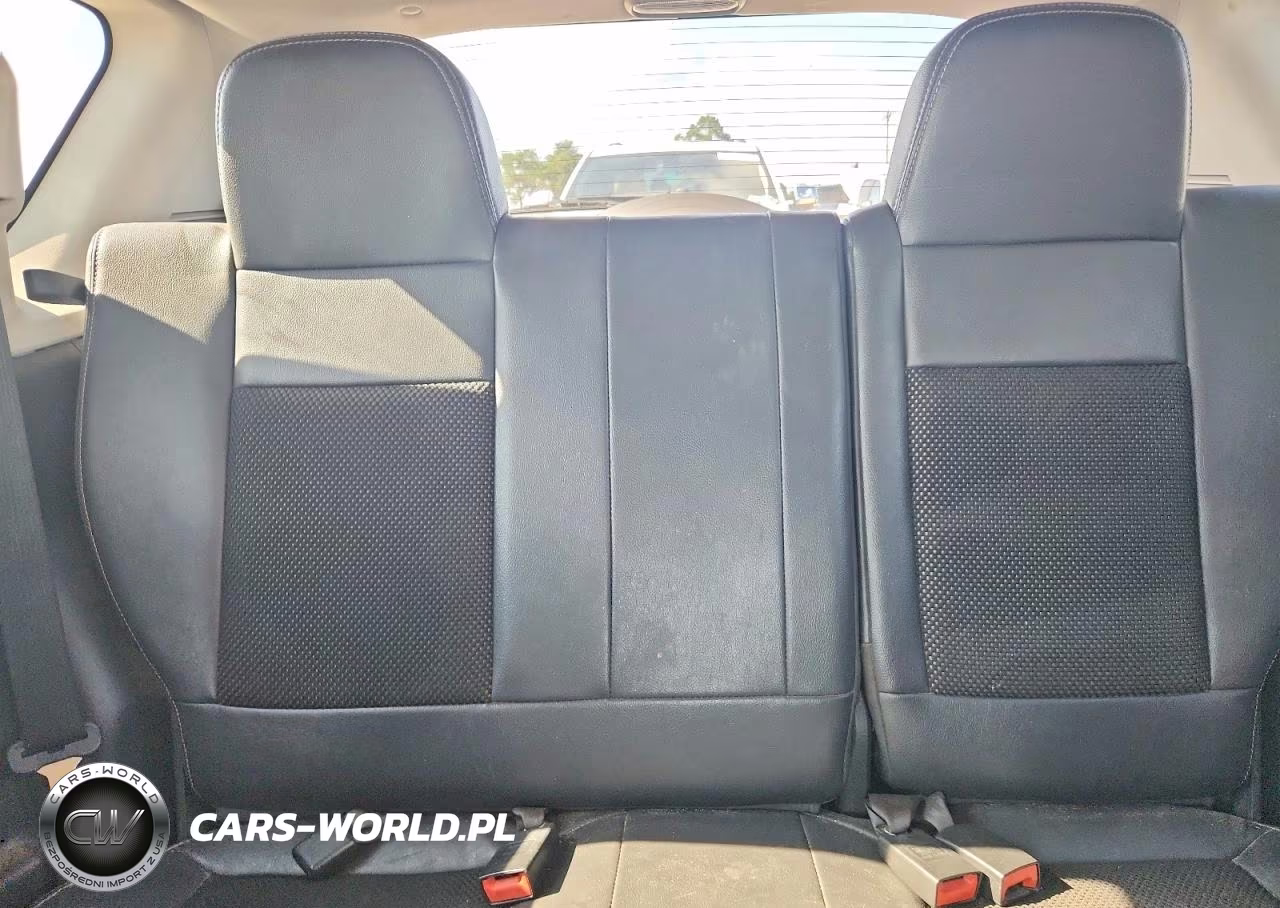 2014 Jeep Cheeroke VIN:1C4NJCBAXED769647 - 10