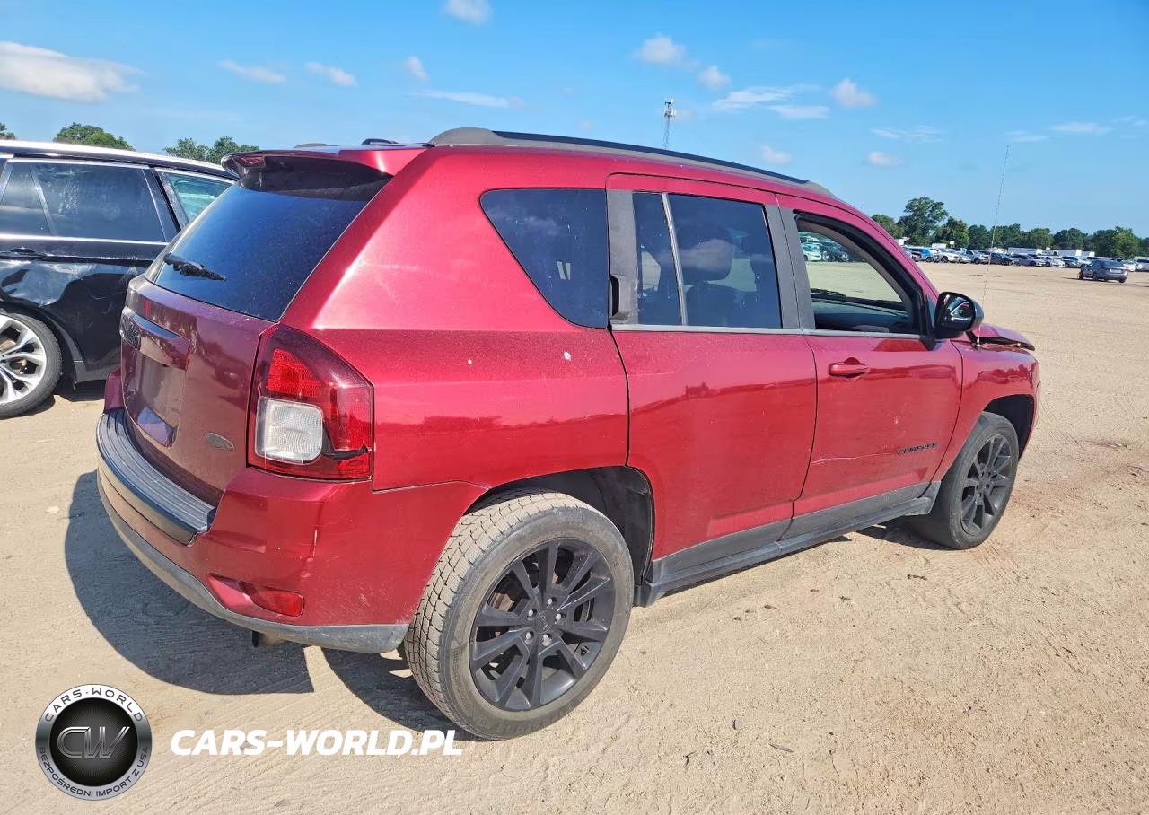 2014 Jeep Cheeroke VIN:1C4NJCBAXED769647 - 3