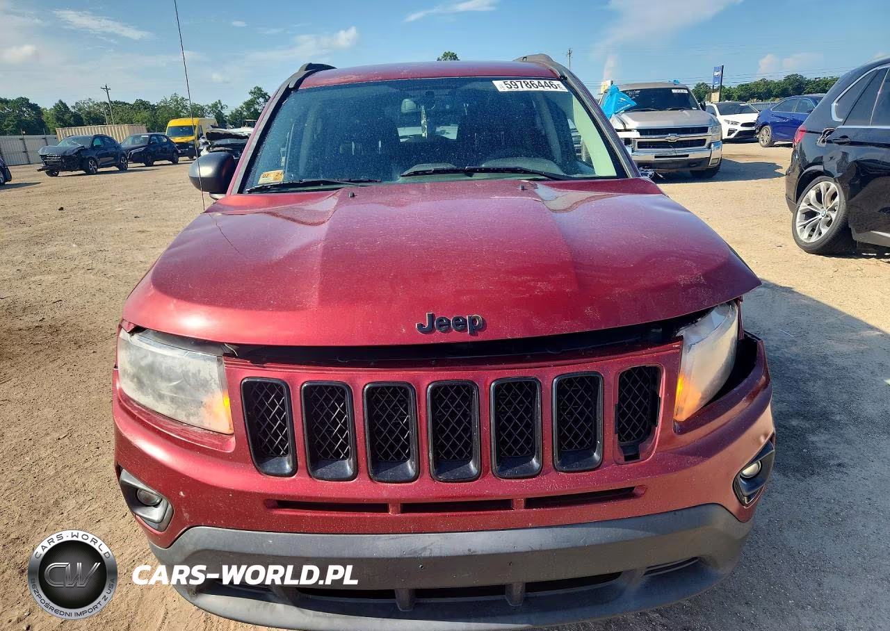 2014 Jeep Cheeroke VIN:1C4NJCBAXED769647 - 5
