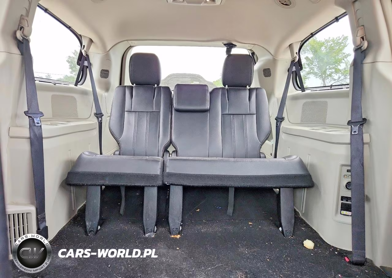 2015 Chrysler Town & Country Touring VIN:2C4RC1BG7FR707156 - 10