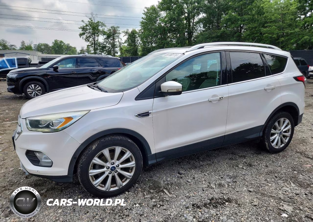 2017 Ford Escape Titanium – zdjęcie 1 z 13