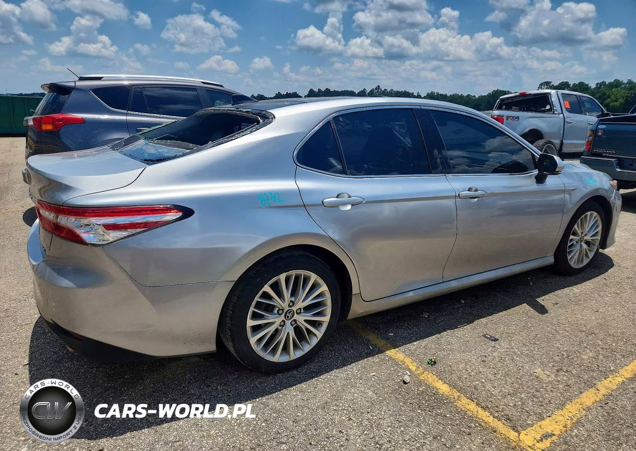 2019 Toyota Camry Xle VIN:4T1B11HK2KU700076 - 3