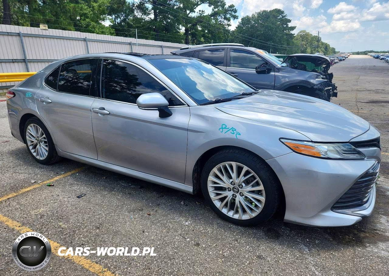 2019 Toyota Camry Xle VIN:4T1B11HK2KU700076 - 4