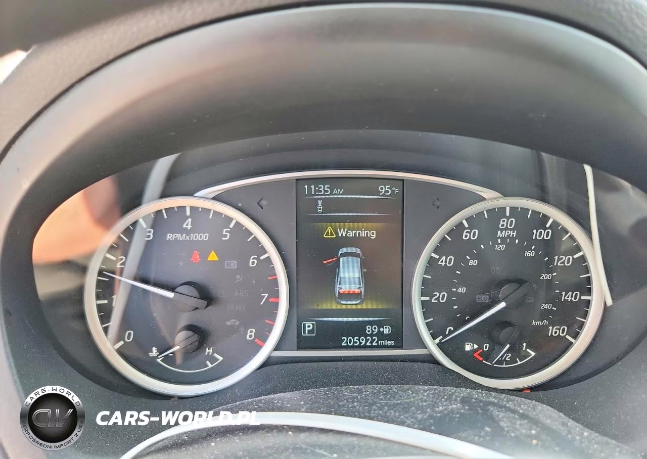 2018 Nissan Sentra S VIN:3N1AB7AP6JY273876 - 9
