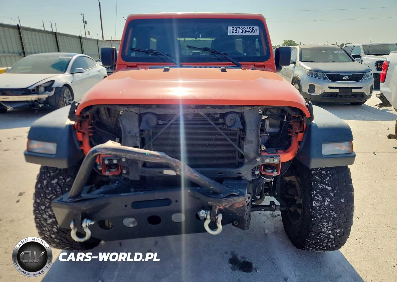 2020 Jeep Wrangler Unlimited Sport VIN:1C4HJXDG8LW212470 - 5
