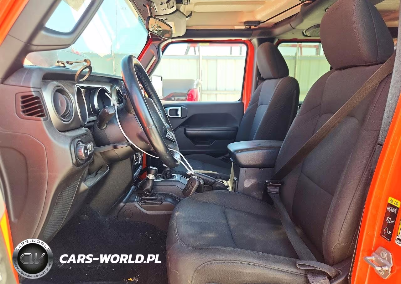 2020 Jeep Wrangler Unlimited Sport VIN:1C4HJXDG8LW212470 - 7