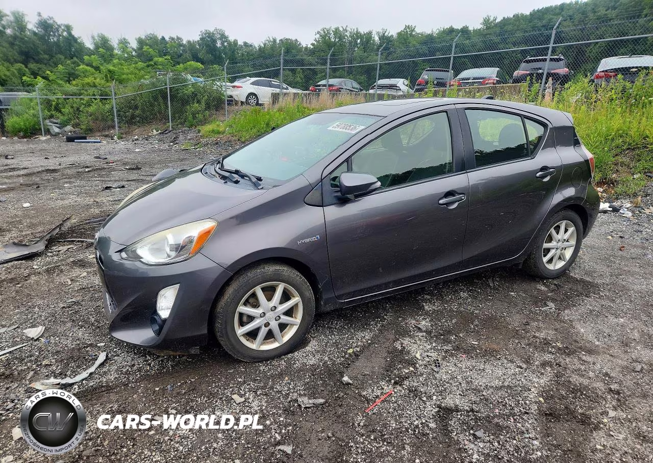 2016 Toyota Prius C Four