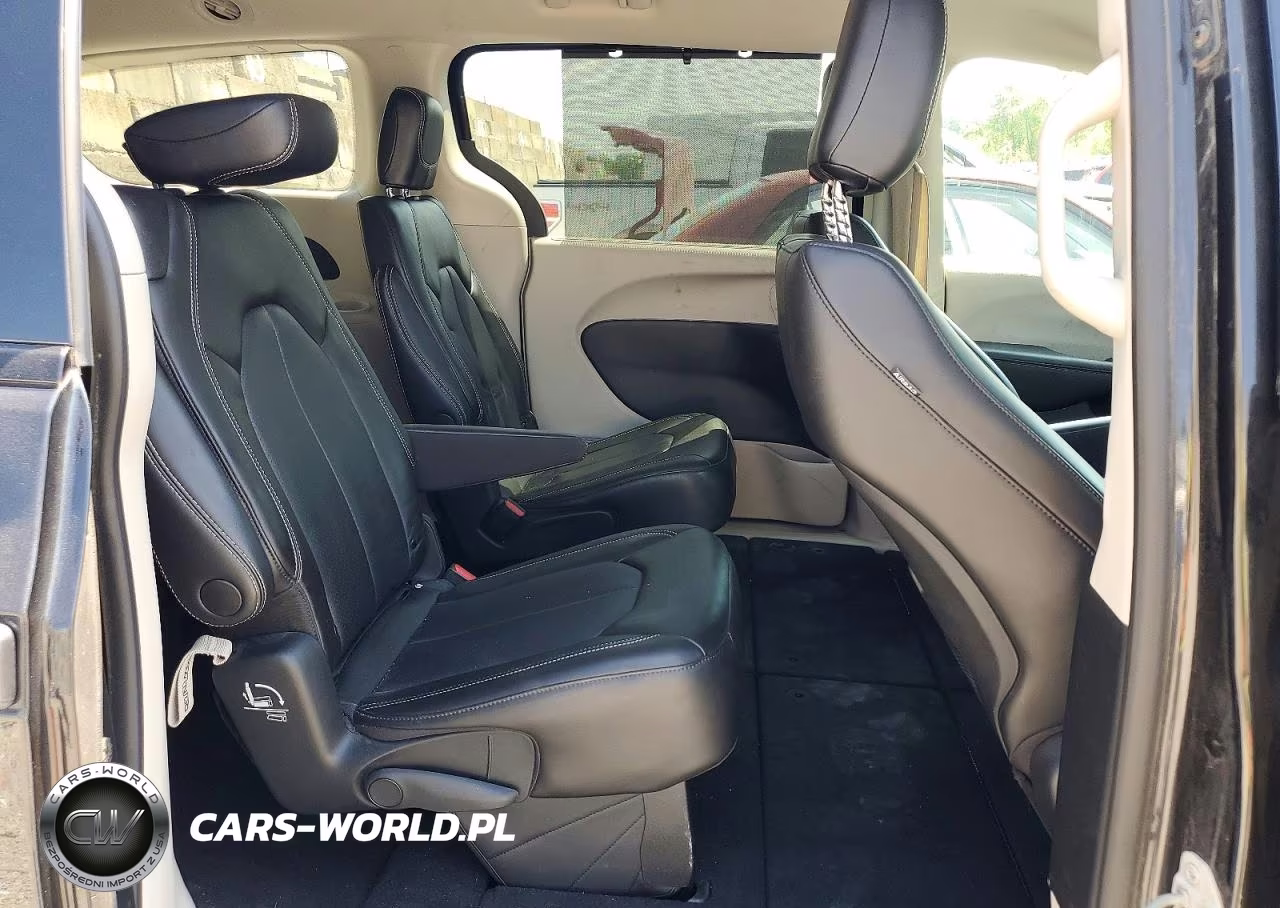 2023 Chrysler Pacifica Touring L VIN:2C4RC3BG1PR605428 - 11
