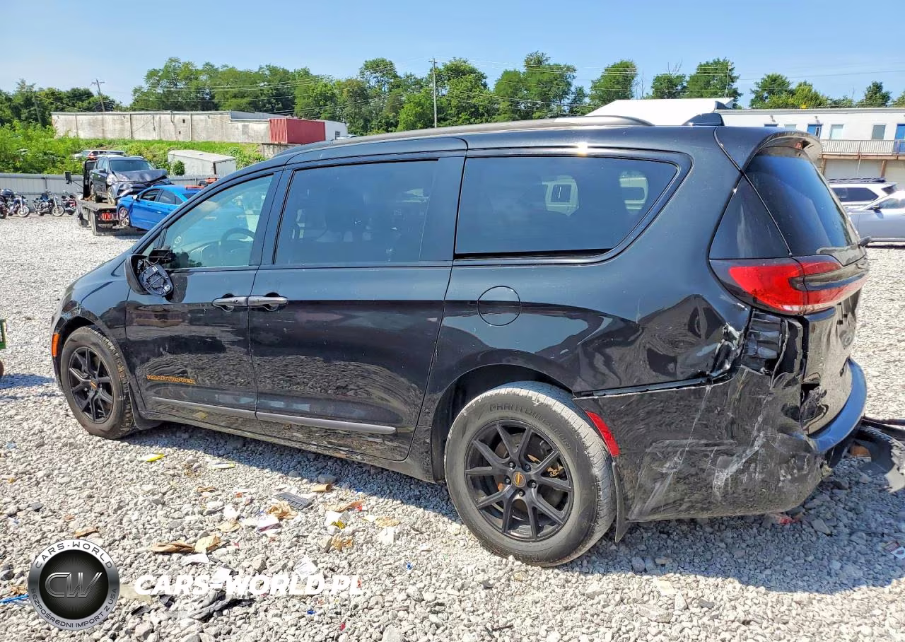 2023 Chrysler Pacifica Touring L VIN:2C4RC3BG1PR605428 - 2