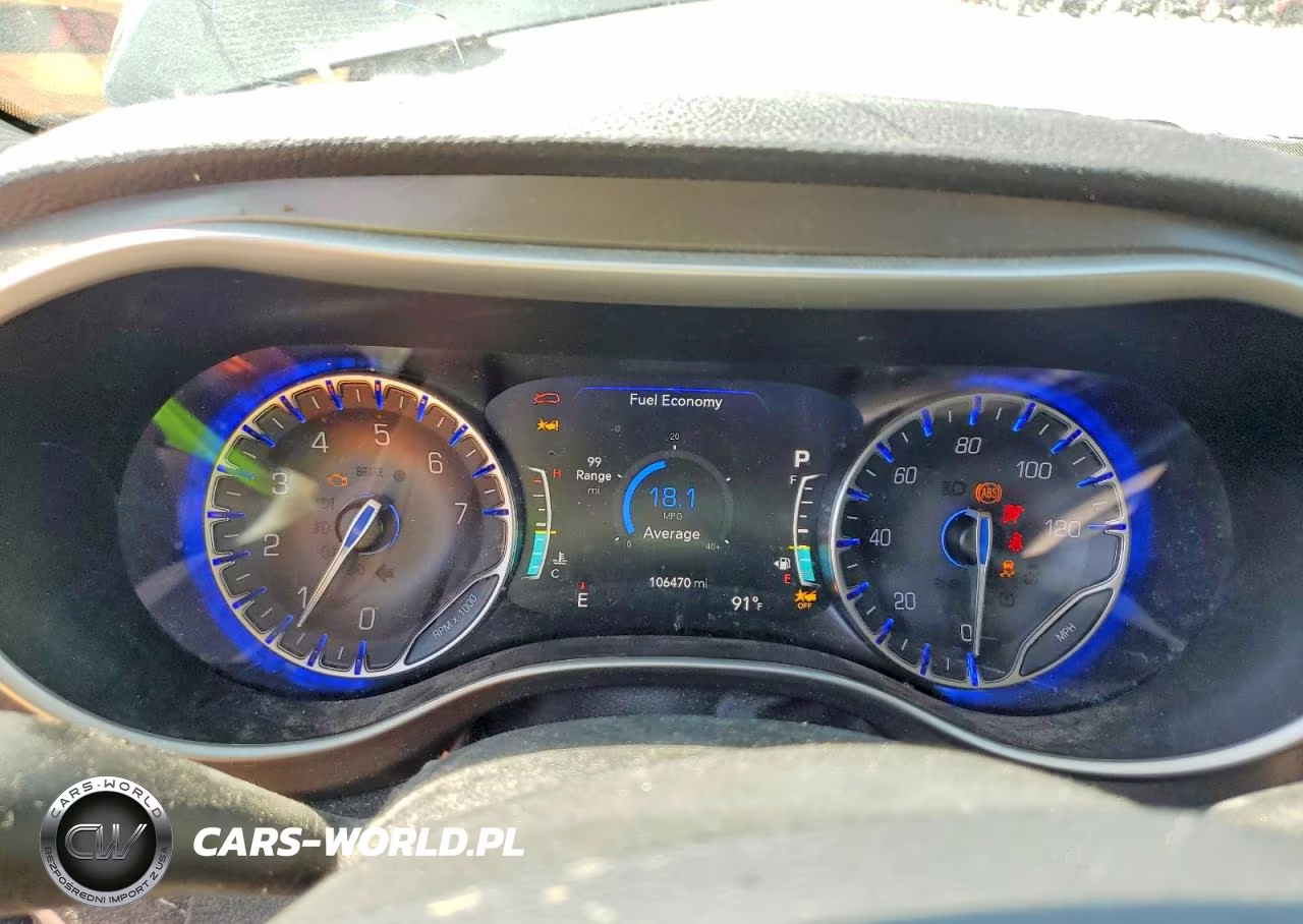 2023 Chrysler Pacifica Touring L VIN:2C4RC3BG1PR605428 - 9