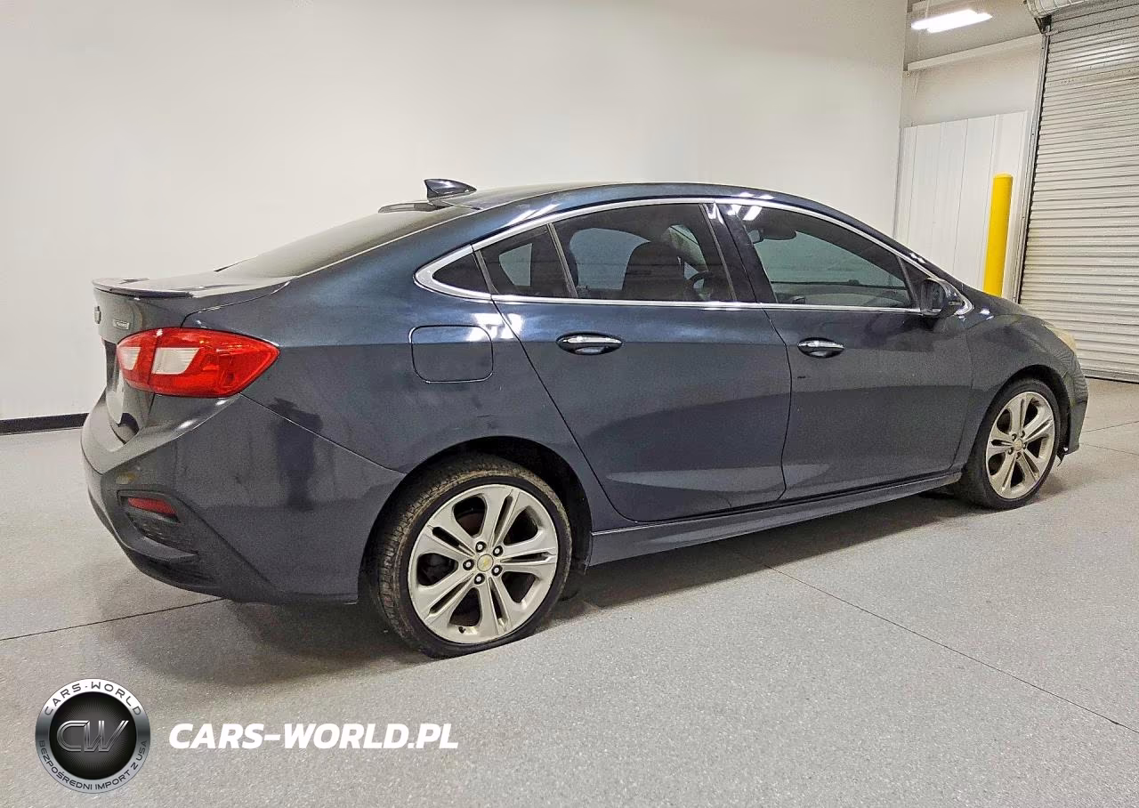 2017 Chevrolet Cruze Premier VIN:1G1BF5SMXH7147877 - 3