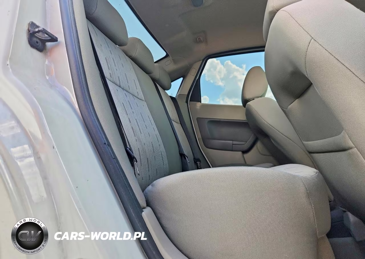 2010 Ford Focus Se VIN:1FAHP3FN8AW108275 - 10