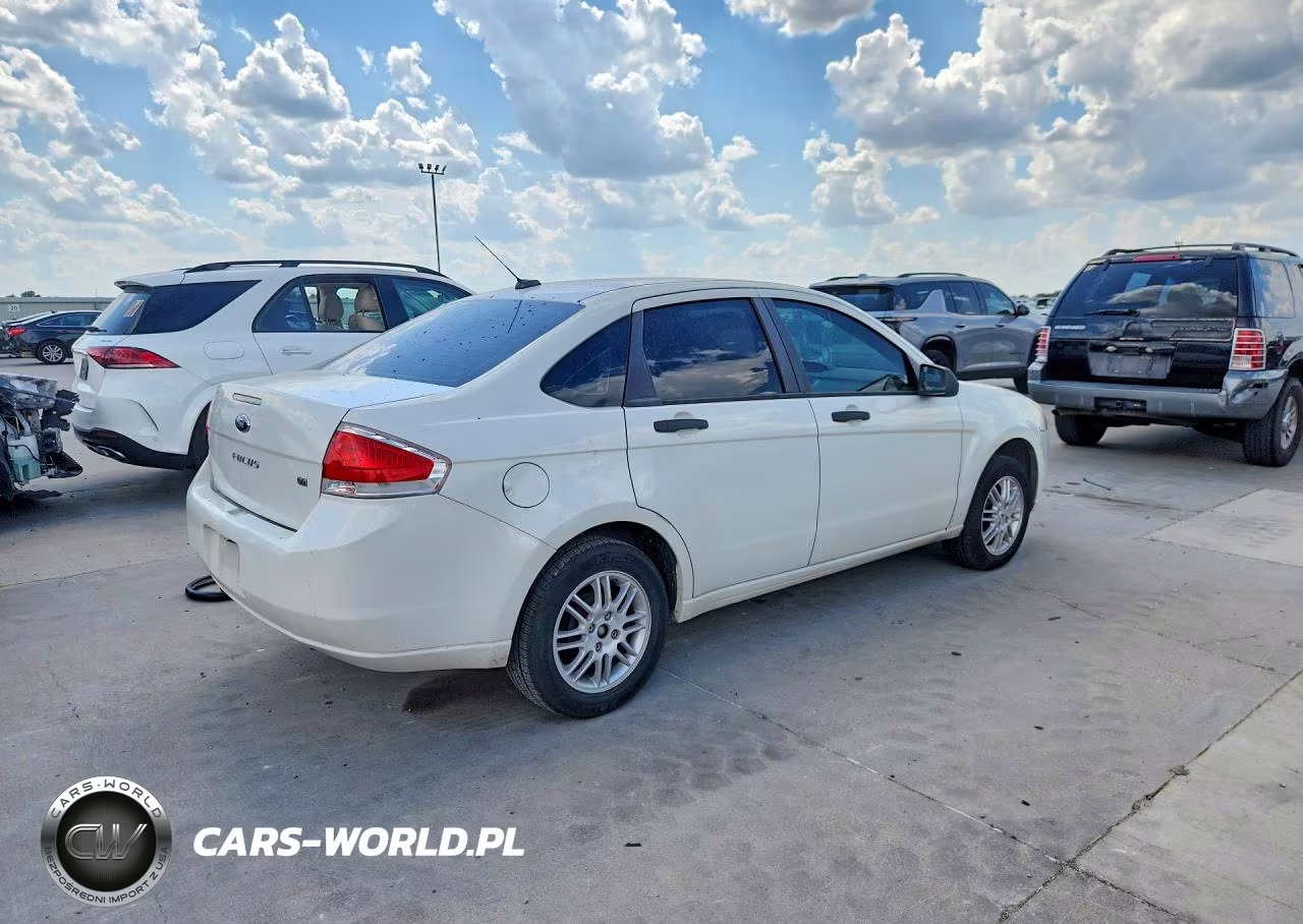 2010 Ford Focus Se VIN:1FAHP3FN8AW108275 - 3