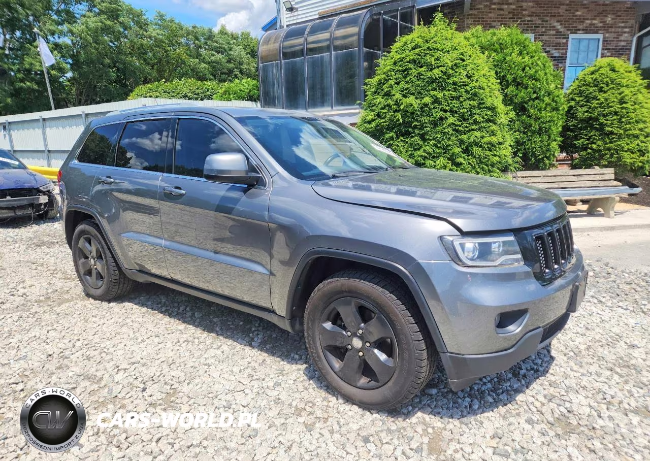 2012 Jeep Grand Cherokee Laredo VIN:1C4RJFAG8CC103463 - 4