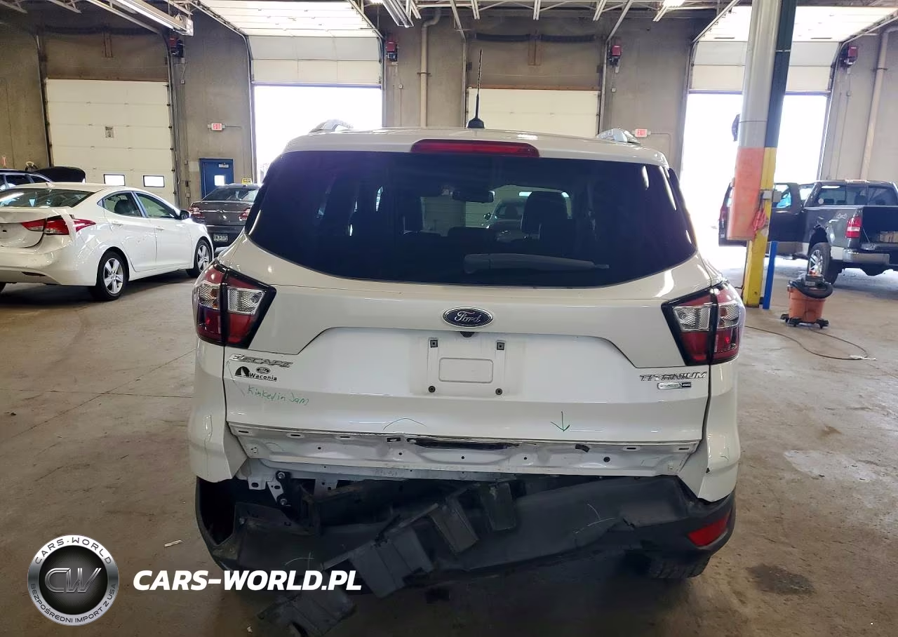 2017 Ford Escape Titanium VIN:1FMCU9J95HUE54697 - 6