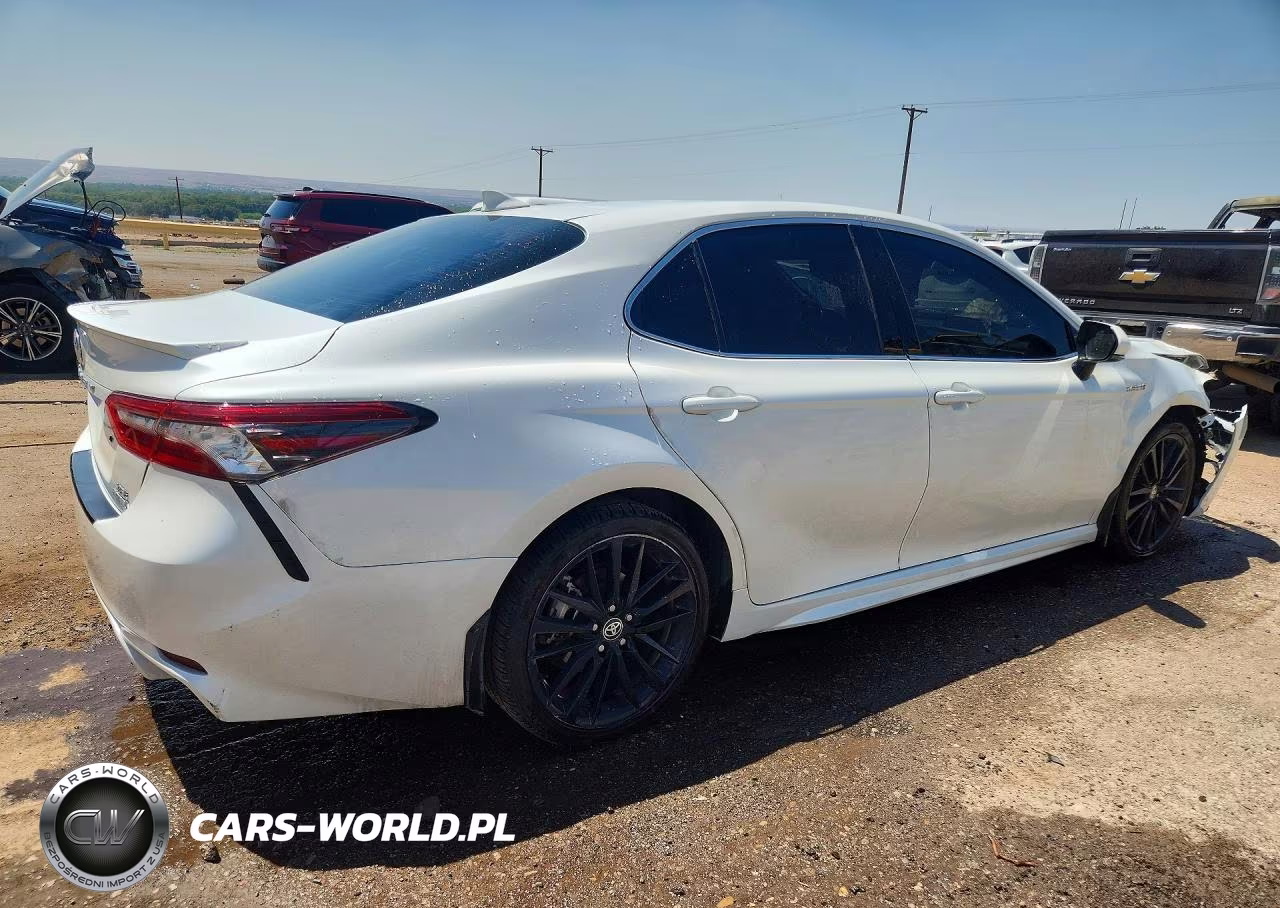2021 Toyota Camry Xse VIN:4T1K31AKXMU031949 - 3