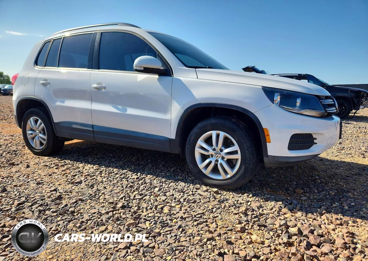 2017 Volkswagen Tiguan S VIN:WVGBV7AX5HK006452 - 4