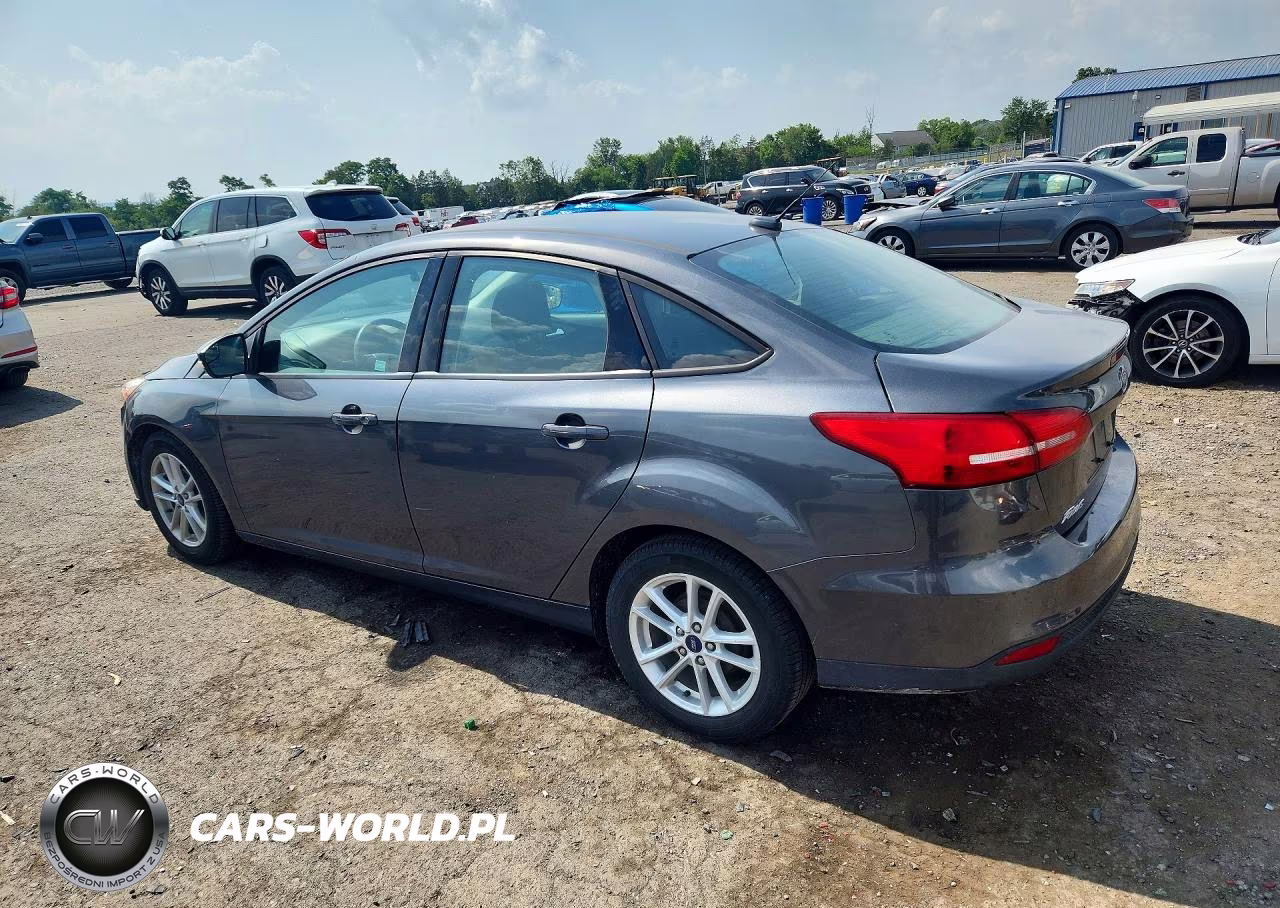 2018 Ford Focus Se VIN:1FADP3F21JL255060 - 2