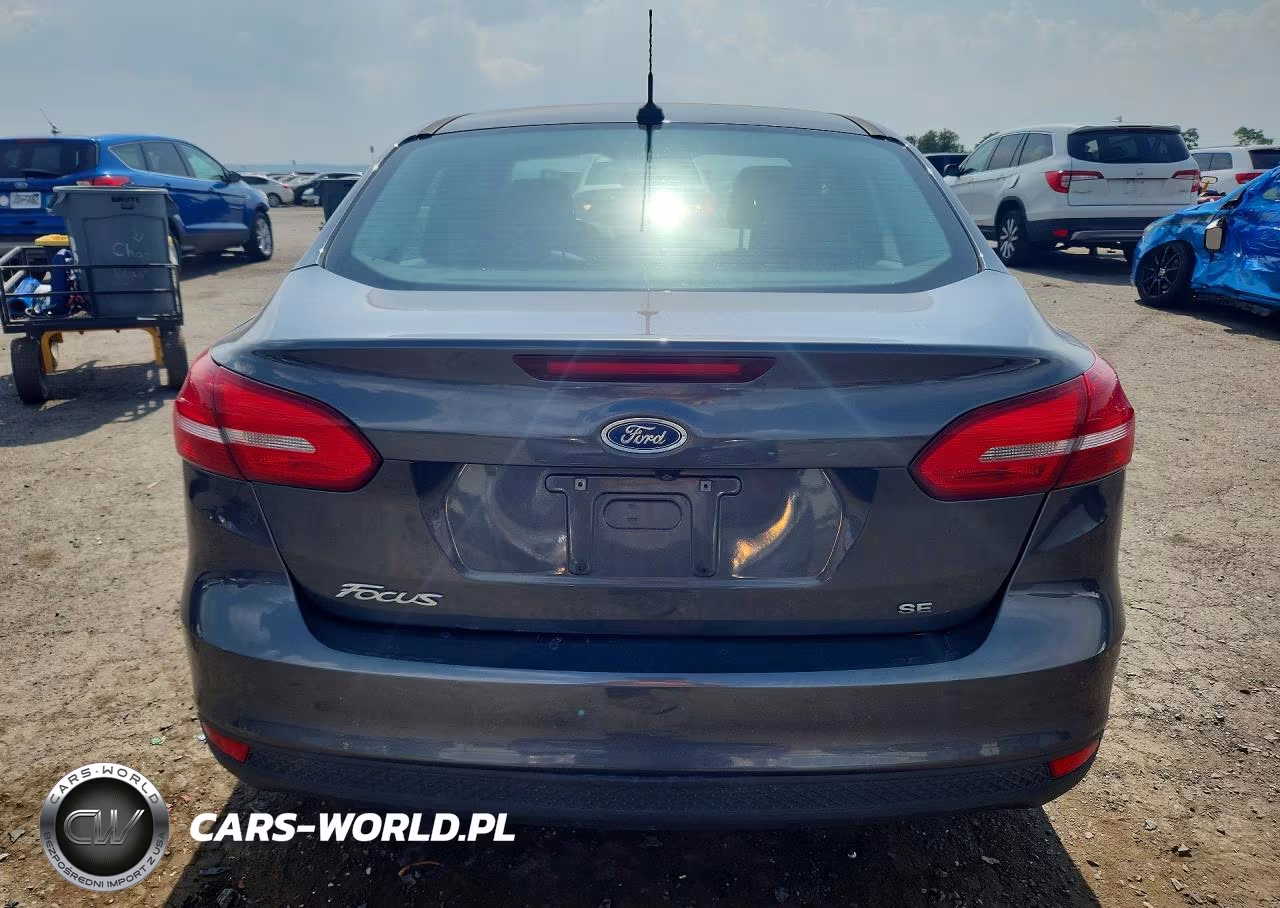 2018 Ford Focus Se VIN:1FADP3F21JL255060 - 6