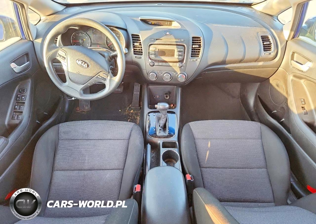 2018 Kia Forte Lx VIN:3KPFK4A7XJE169779 - 8