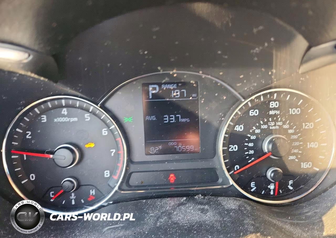 2018 Kia Forte Lx VIN:3KPFK4A7XJE169779 - 9