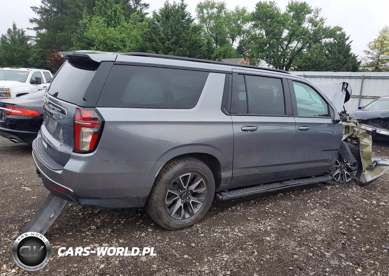 2022 Chevrolet Suburban K1500 Z71 VIN:1GNSKDKD5NR127704 - 3