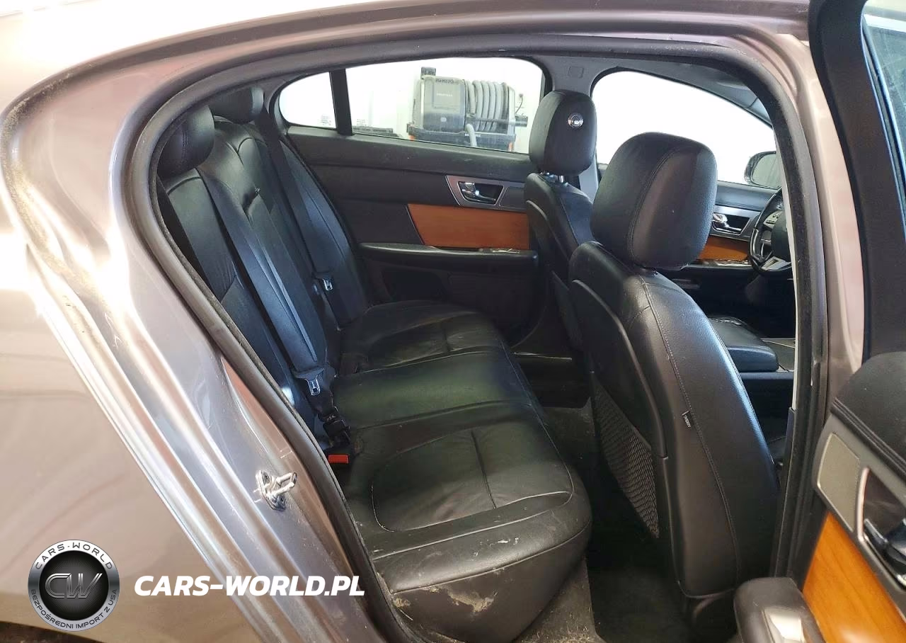 2010 Jaguar Xf Luxury VIN:SAJWA0FA6AHR59060 - 10