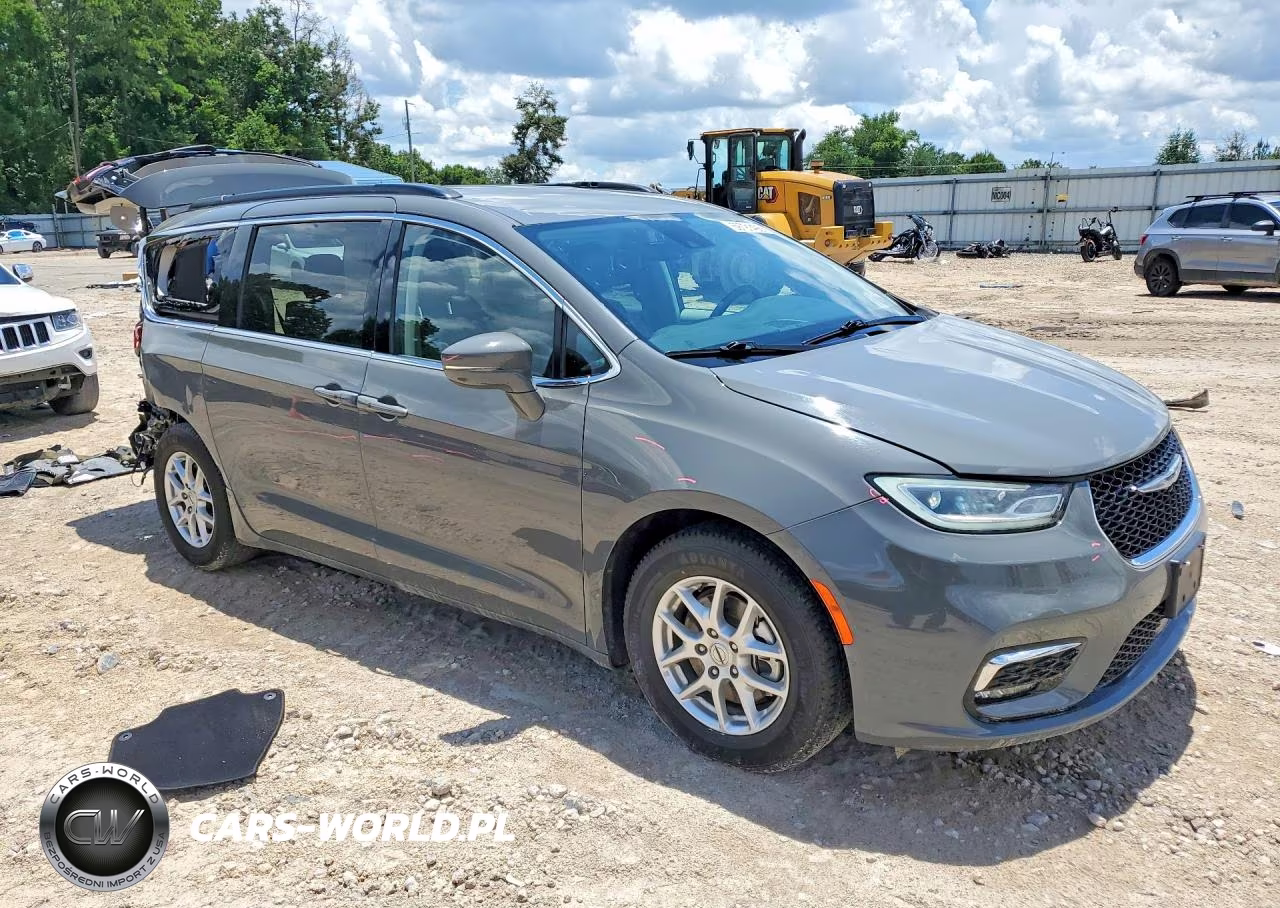 2022 Chrysler Pacifica Touring L VIN:2C4RC1BG7NR185904 - 4