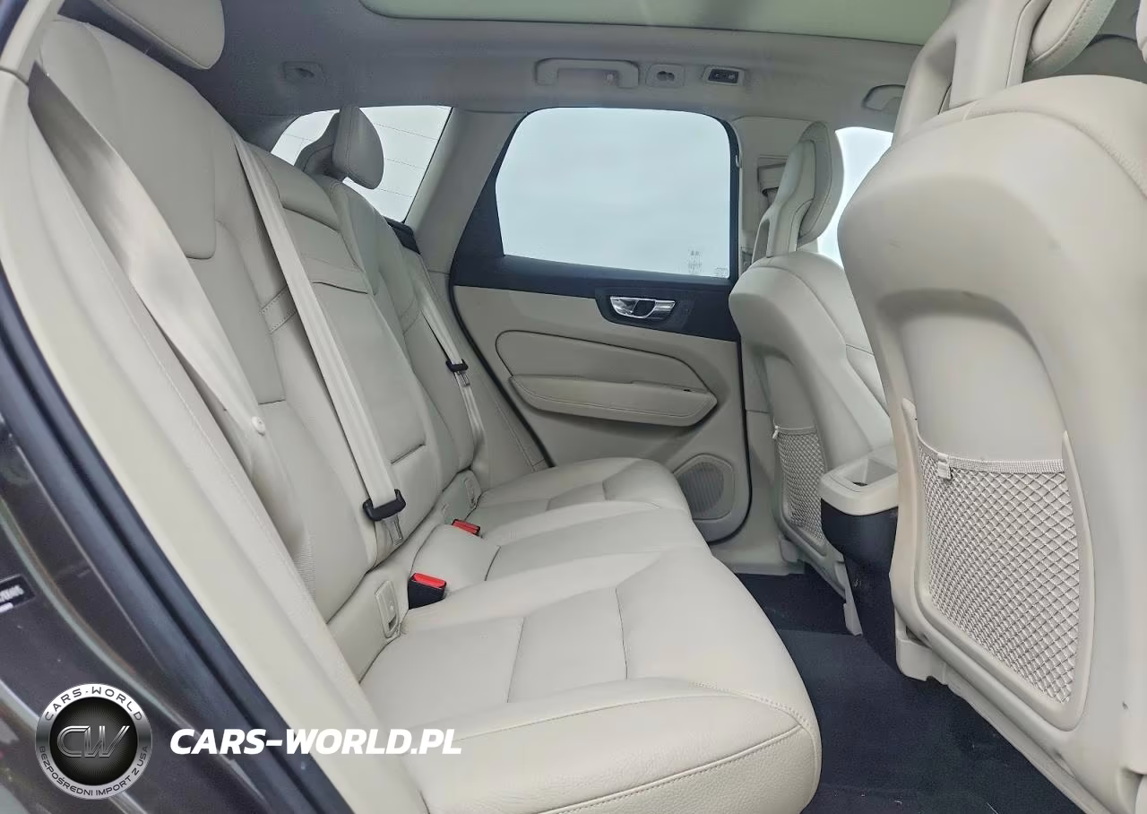 2018 Volvo Xc60 T5 Momentum VIN:YV4102RK4J1064815 - 11