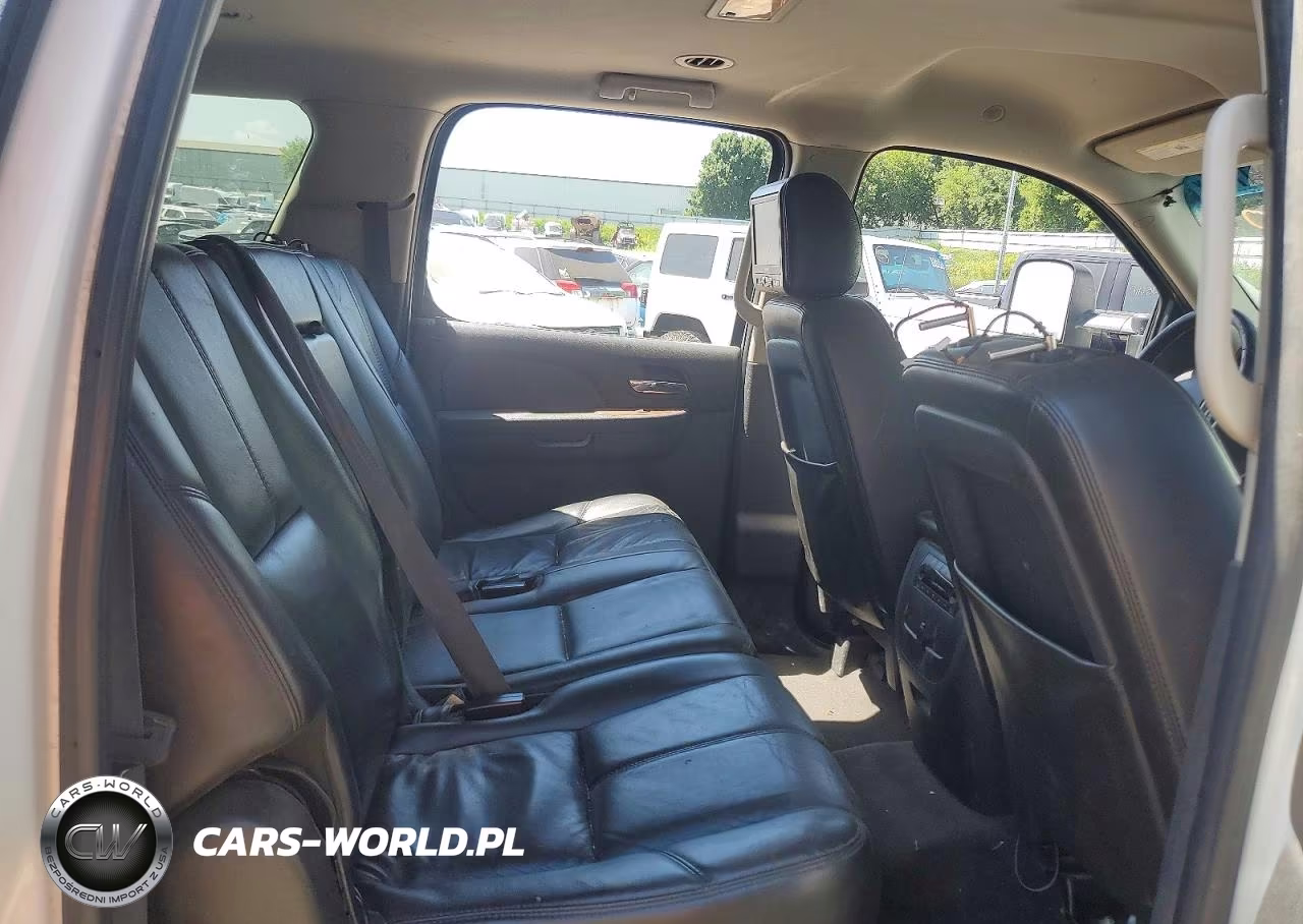 2011 Chevrolet Suburban K1500 Lt VIN:1GNSKJE39BR388816 - 11