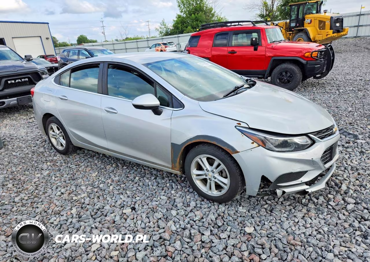 2018 Chevrolet Cruze Lt VIN:1G1BE5SM9J7180376 - 4