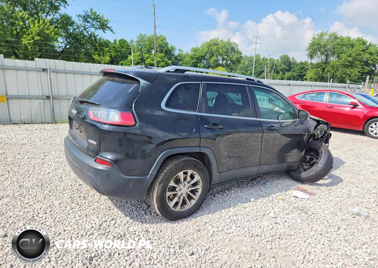 2019 Jeep Cherokee Latitude VIN:1C4PJMCB7KD252825 - 3