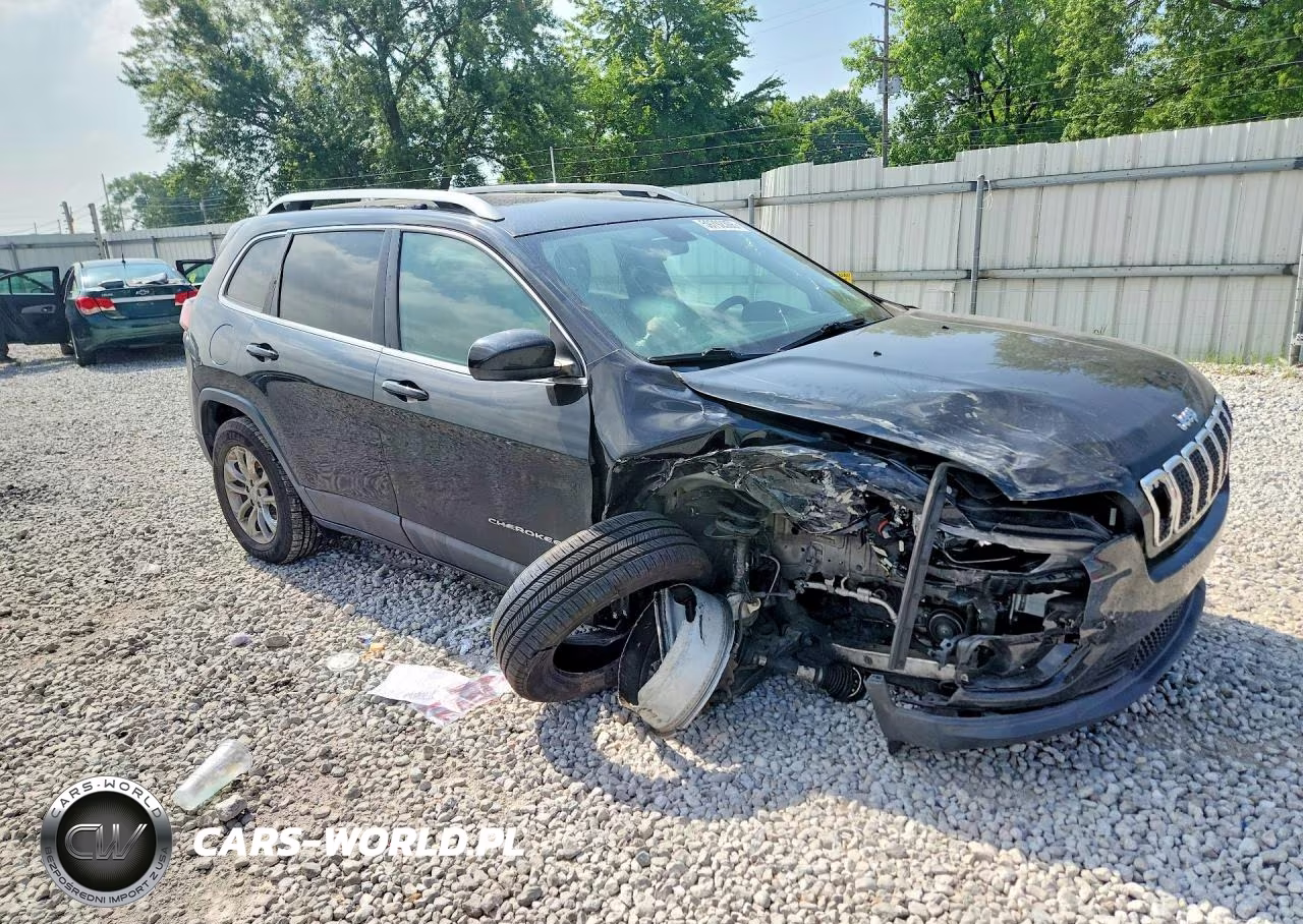 2019 Jeep Cherokee Latitude VIN:1C4PJMCB7KD252825 - 4