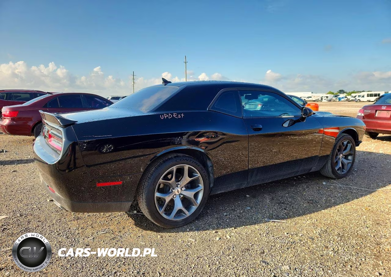 2018 Dodge Challenger Sxt VIN:2C3CDZAG7JH161481 - 3