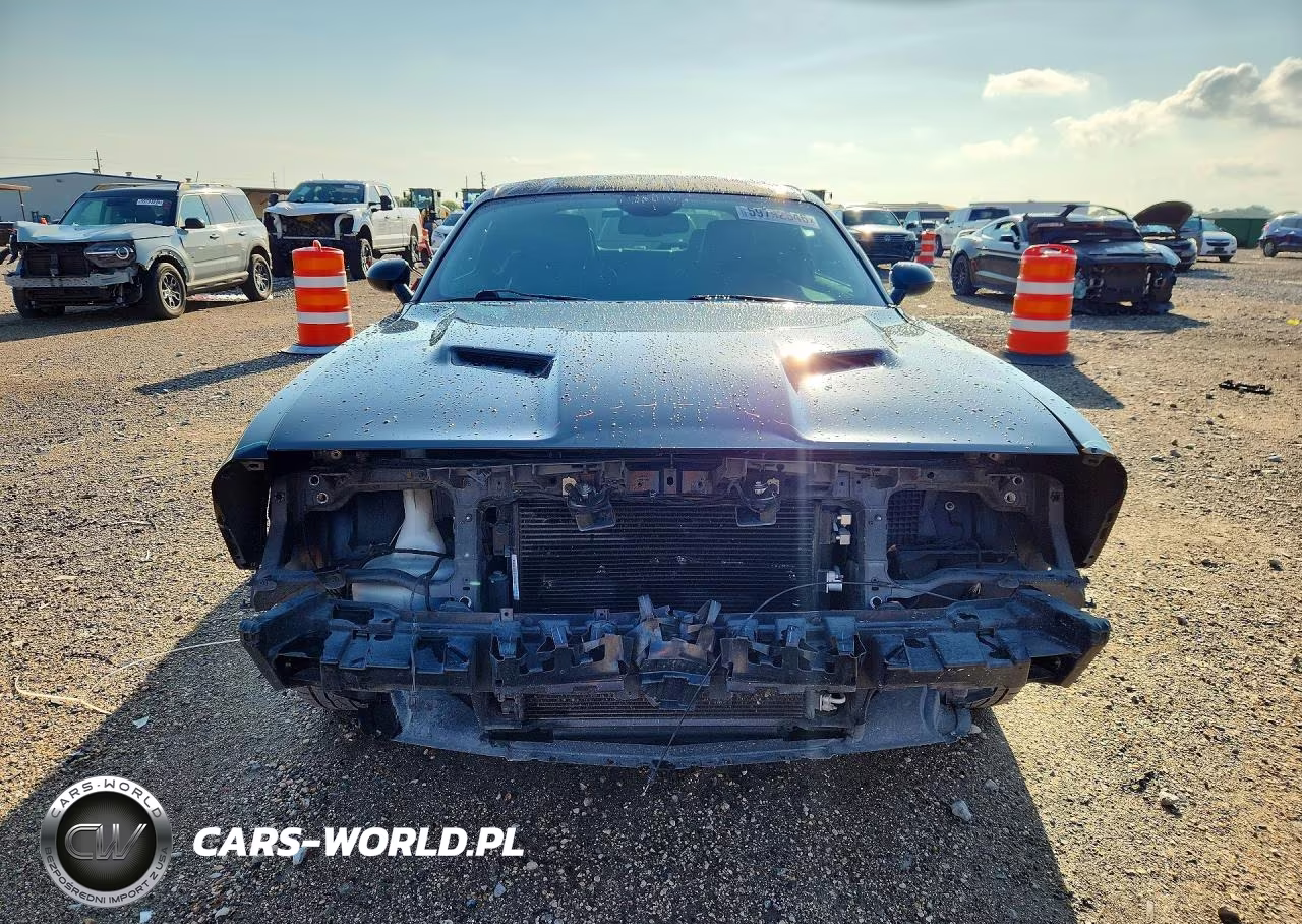2018 Dodge Challenger Sxt VIN:2C3CDZAG7JH161481 - 5