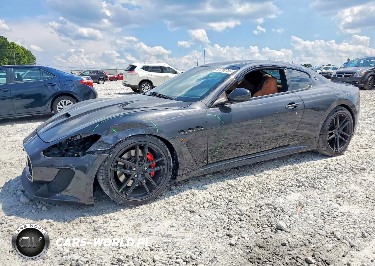 2014 Maserati Grantursmo