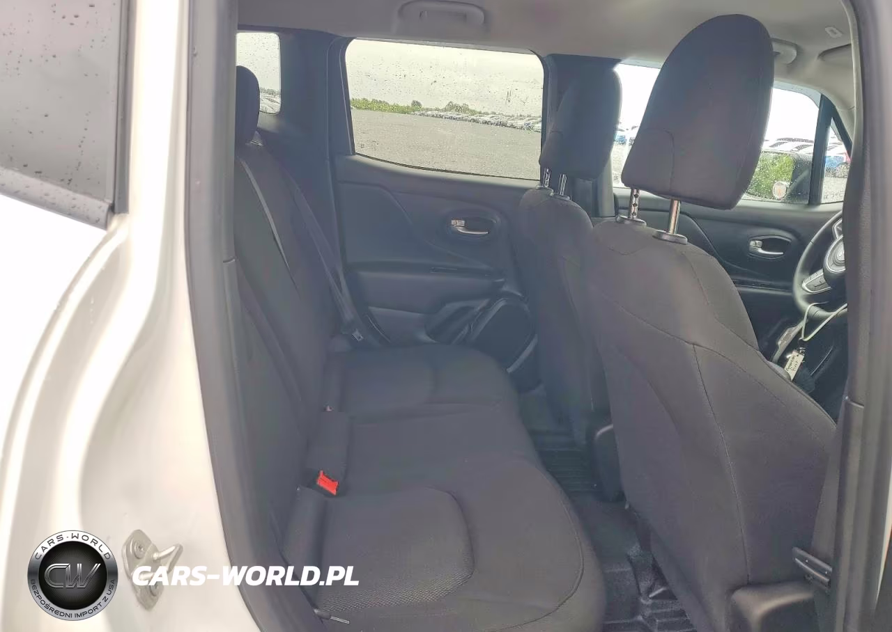 2023 Jeep Renegade Latitude VIN:ZACNJDB14PPP70381 - 10