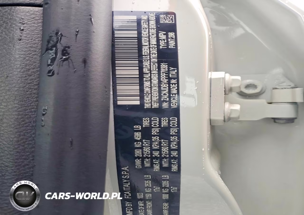2023 Jeep Renegade Latitude VIN:ZACNJDB14PPP70381 - 12