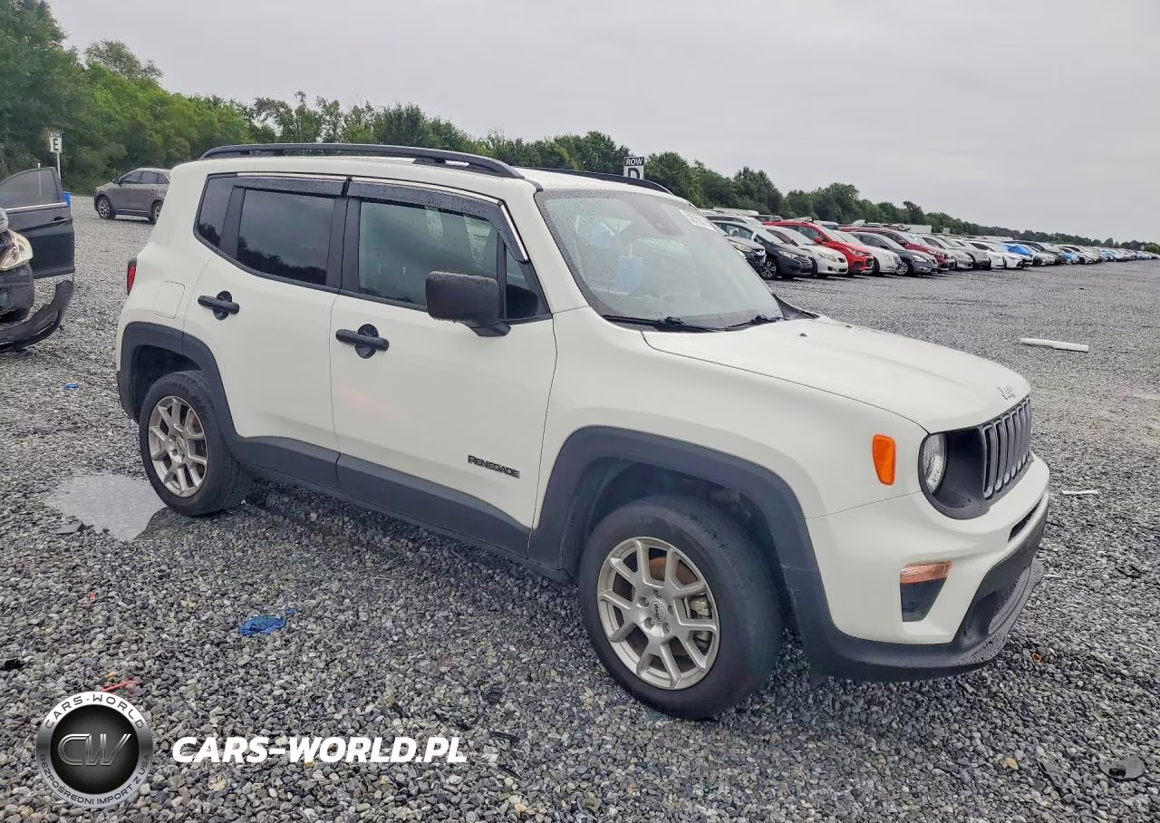 2023 Jeep Renegade Latitude VIN:ZACNJDB14PPP70381 - 4