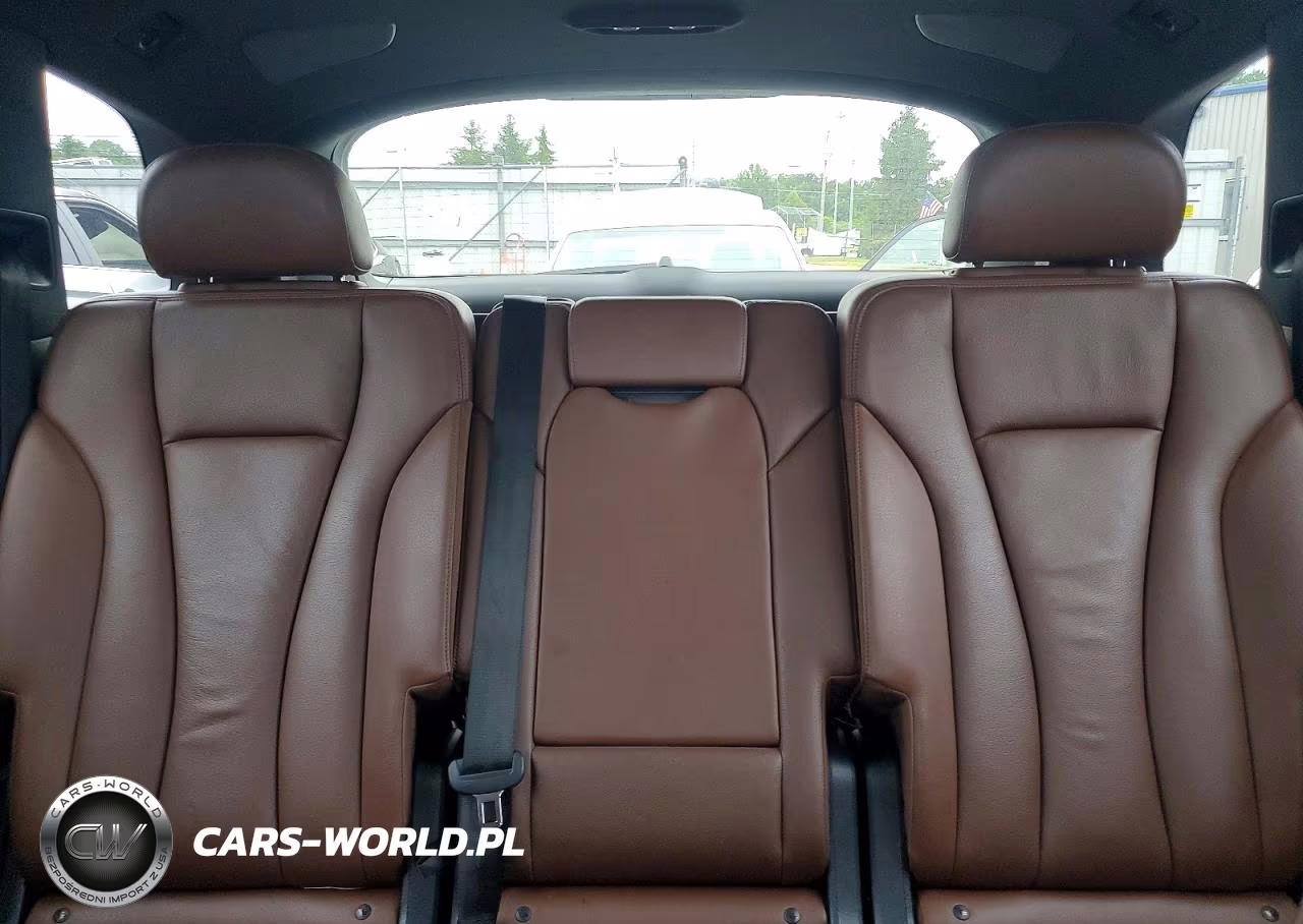 2017 Audi Q7 Premium Plus VIN:WA1LAAF78HD029748 - 10