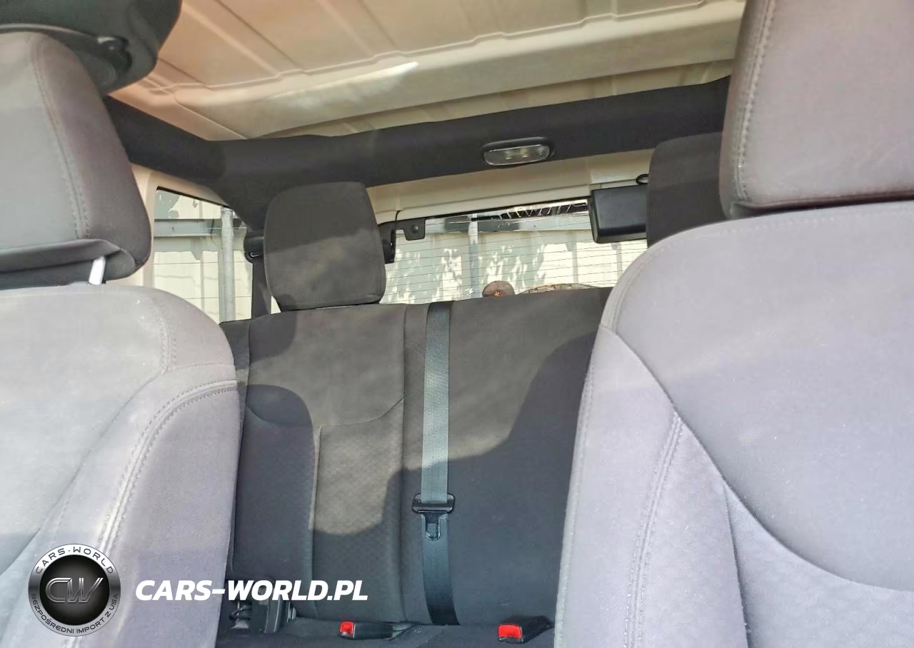 2013 Jeep Wrangler Unlimited Sport VIN:1C4HJWDG7DL682275 - 10