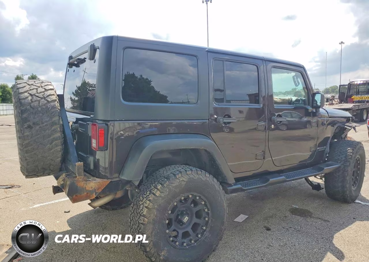 2013 Jeep Wrangler Unlimited Sport VIN:1C4HJWDG7DL682275 - 3