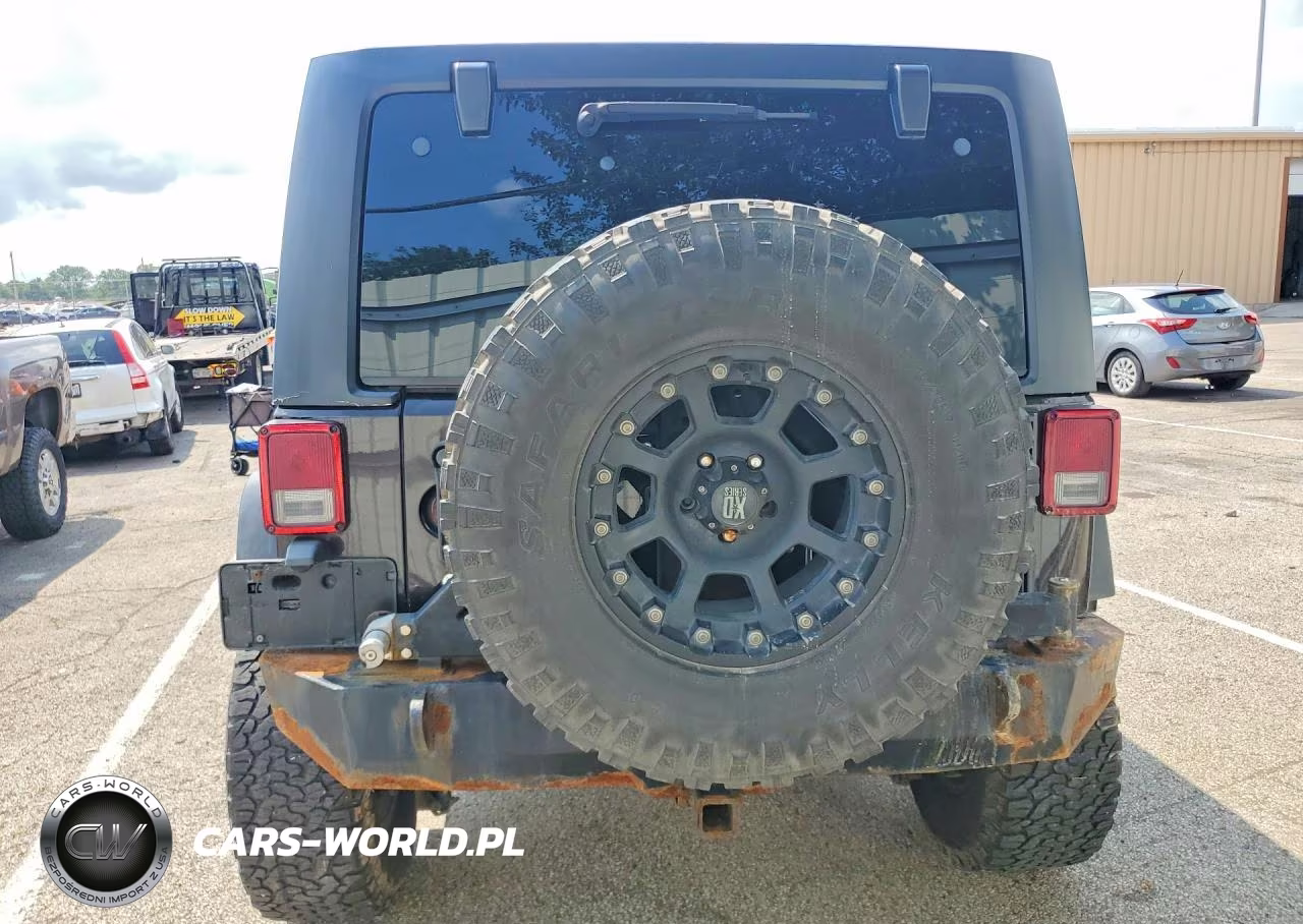 2013 Jeep Wrangler Unlimited Sport VIN:1C4HJWDG7DL682275 - 6